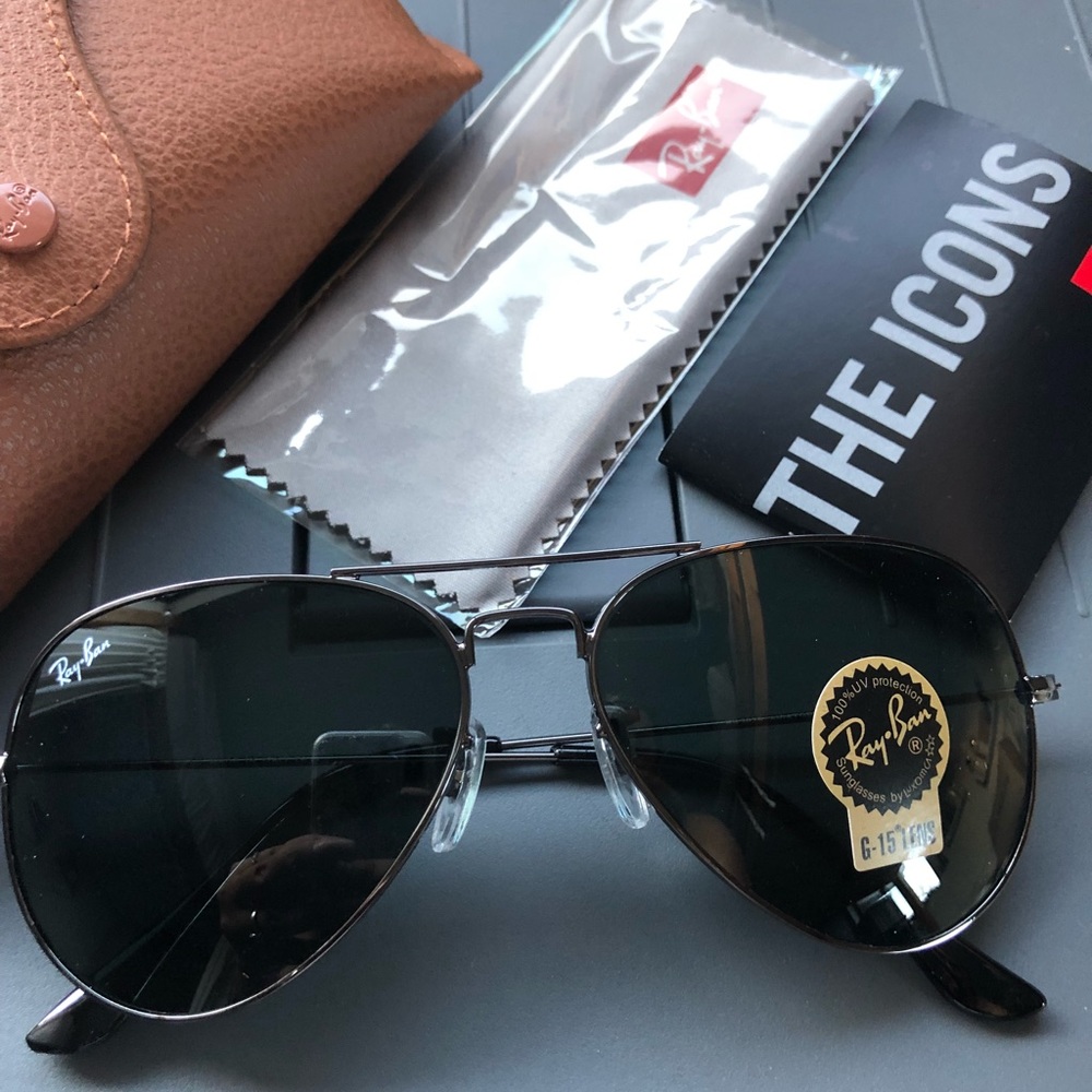 Black ray ban Aviator sunglasses